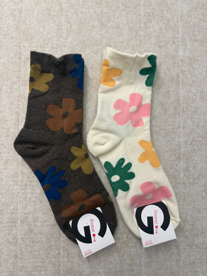 KR直送 大花花中筒襪 2色入