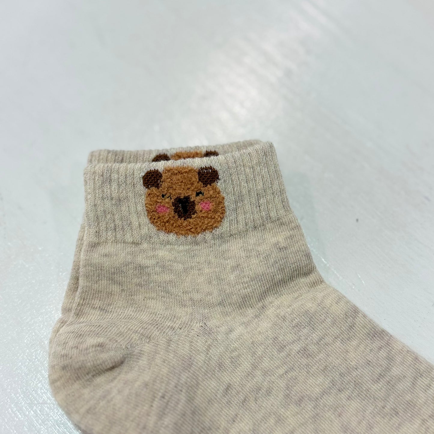 KR直送 水豚君短襪 2色入