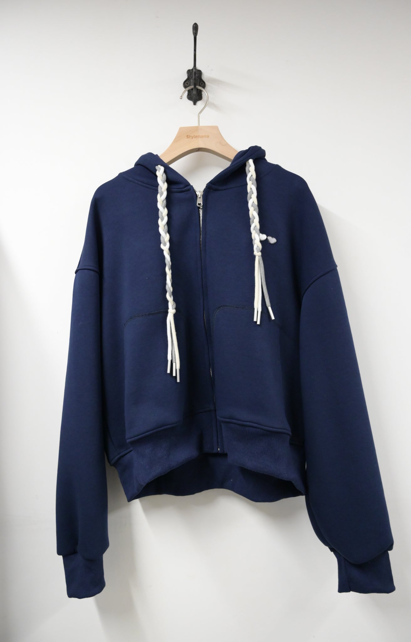 秋冬・挺身料彩辮仔帶帽刺繡心心外套 2色入 1W60139