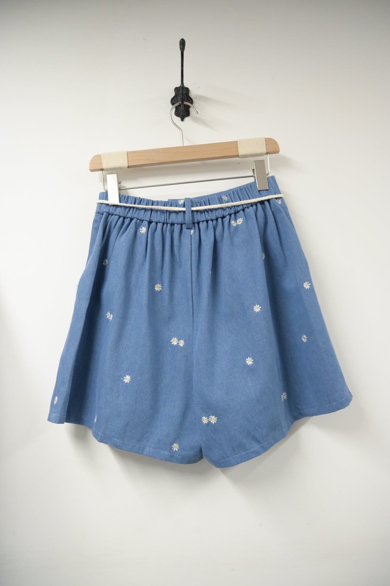 夏季・刺繡小雛菊牛仔短褲 1色入 1S20606