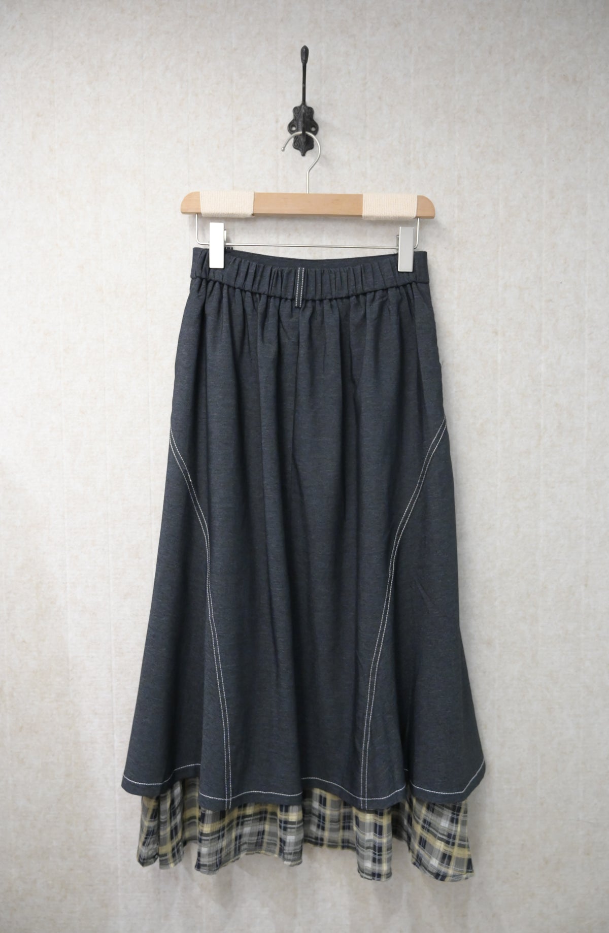 初秋・滑滑防牛仔拼格仔半身裙 2色入 2W21014