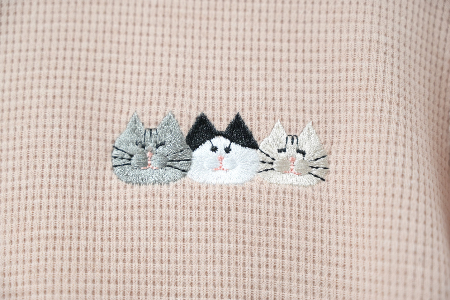 刺繡貓貓🐱窩夫薄長袖 3色入 BG092201