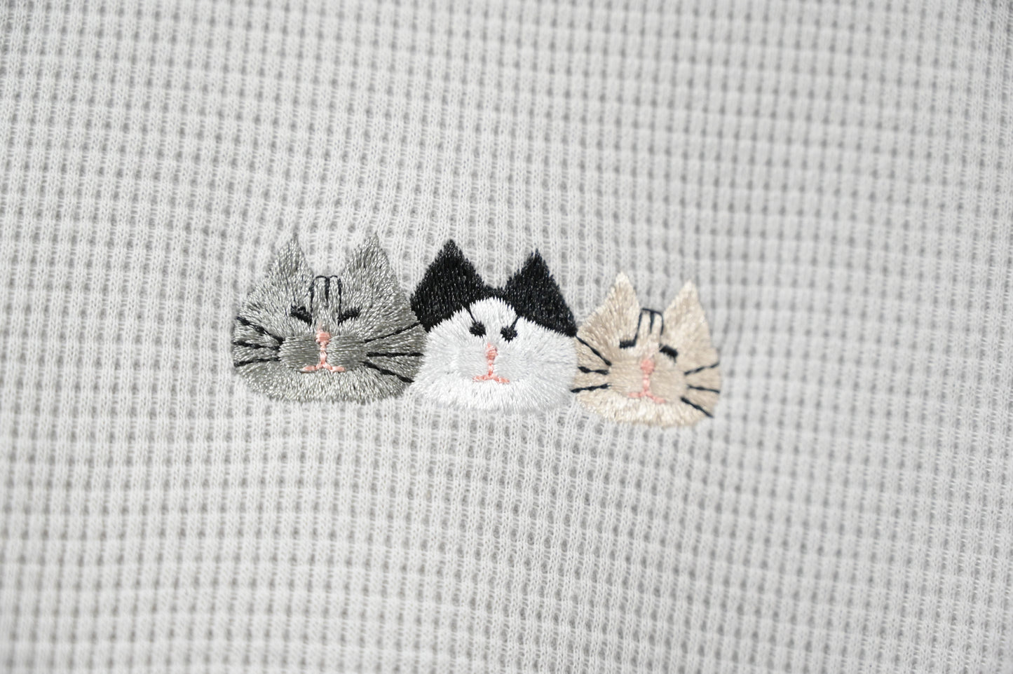 刺繡貓貓🐱窩夫薄長袖 3色入 BG092201