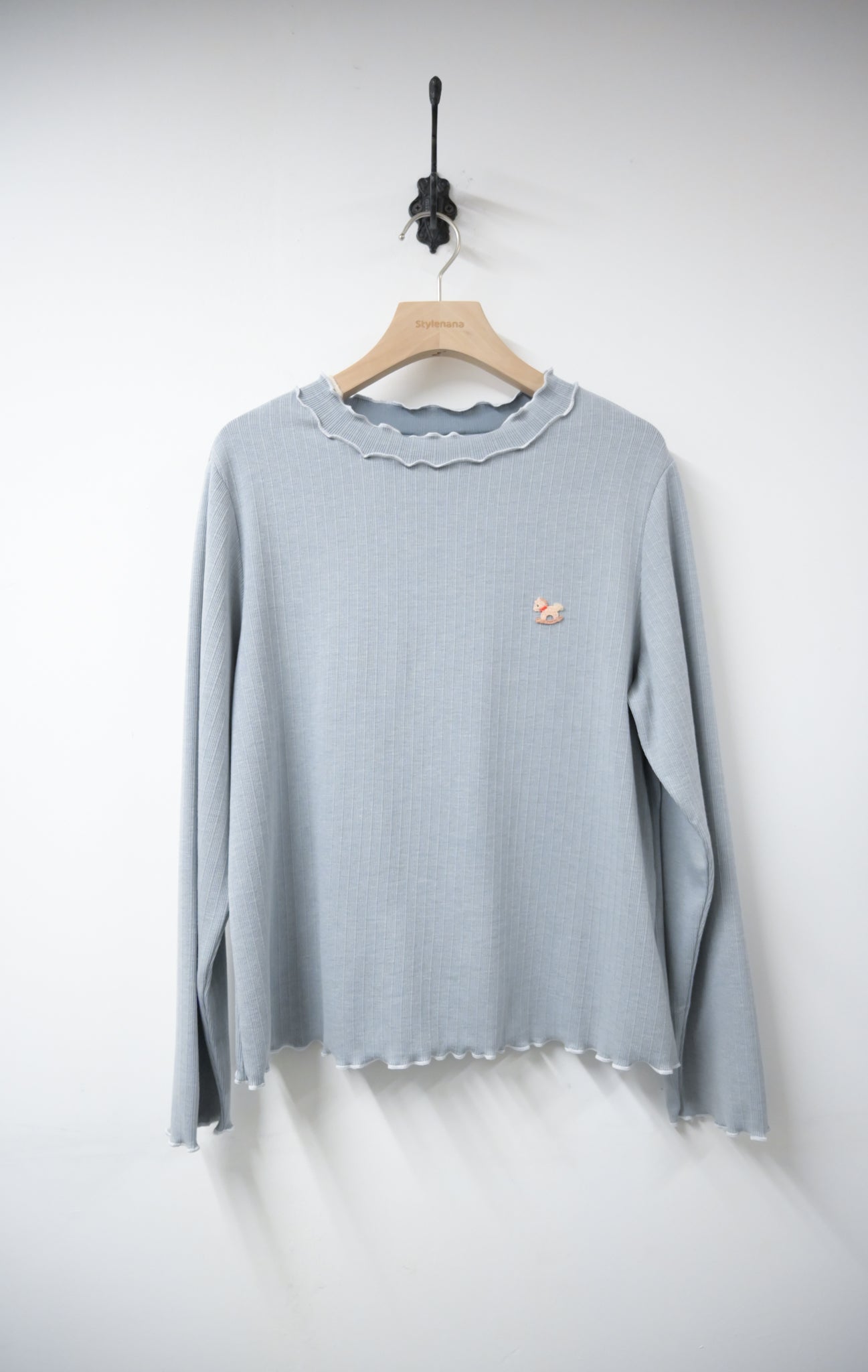 初秋・超親膚彈性刺繡木馬上衣 3色入 1W50925