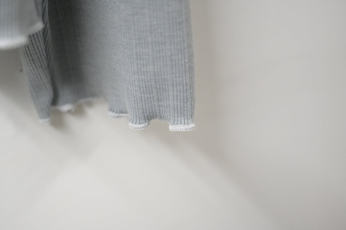 初秋・超親膚彈性刺繡木馬上衣 3色入 1W50925