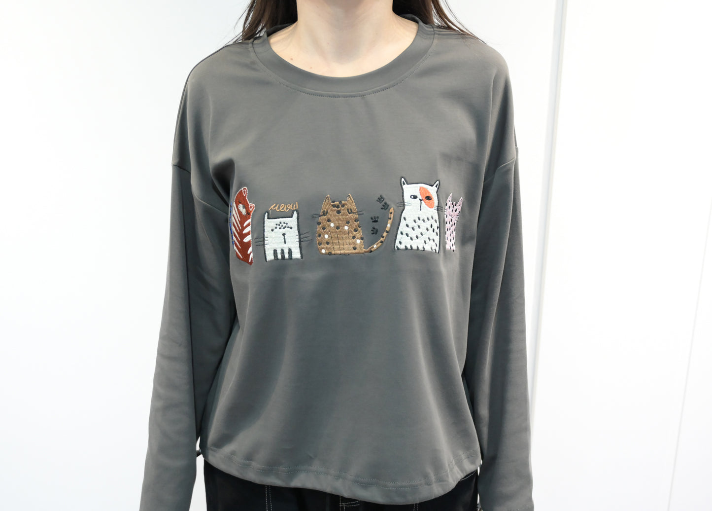 初秋・刺繡貓貓束邊薄衛衣 2色入 1W21033