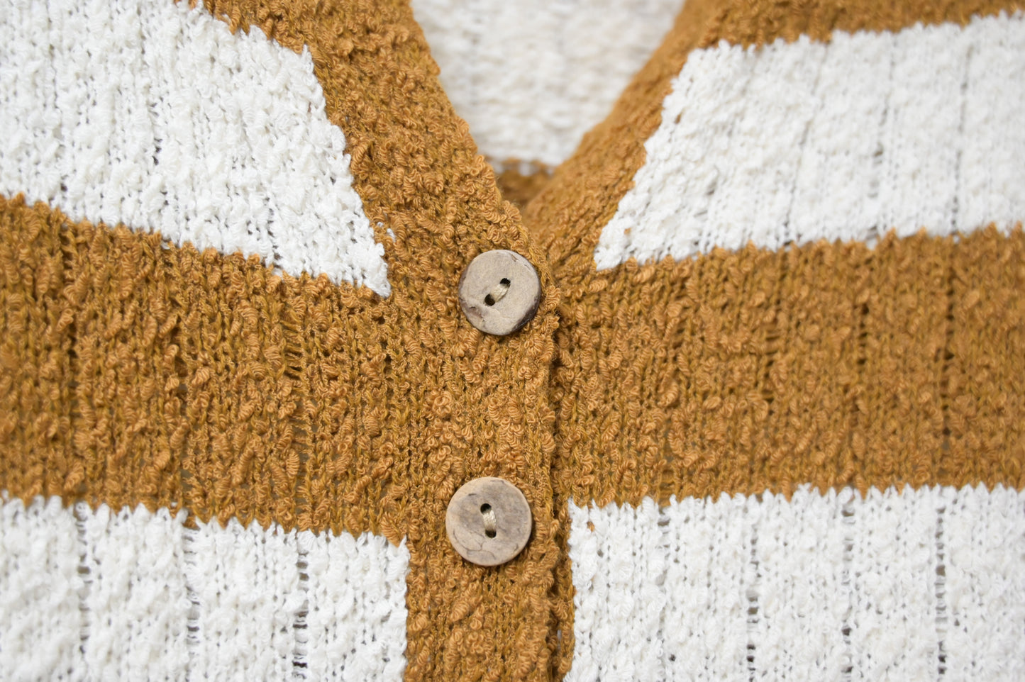 初秋・親膚橫間木鈕仔線衫外套 2色入 1W61035