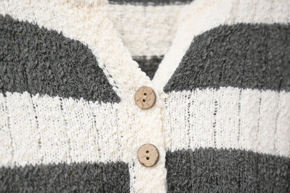 初秋・親膚橫間木鈕仔線衫外套 2色入 1W61035