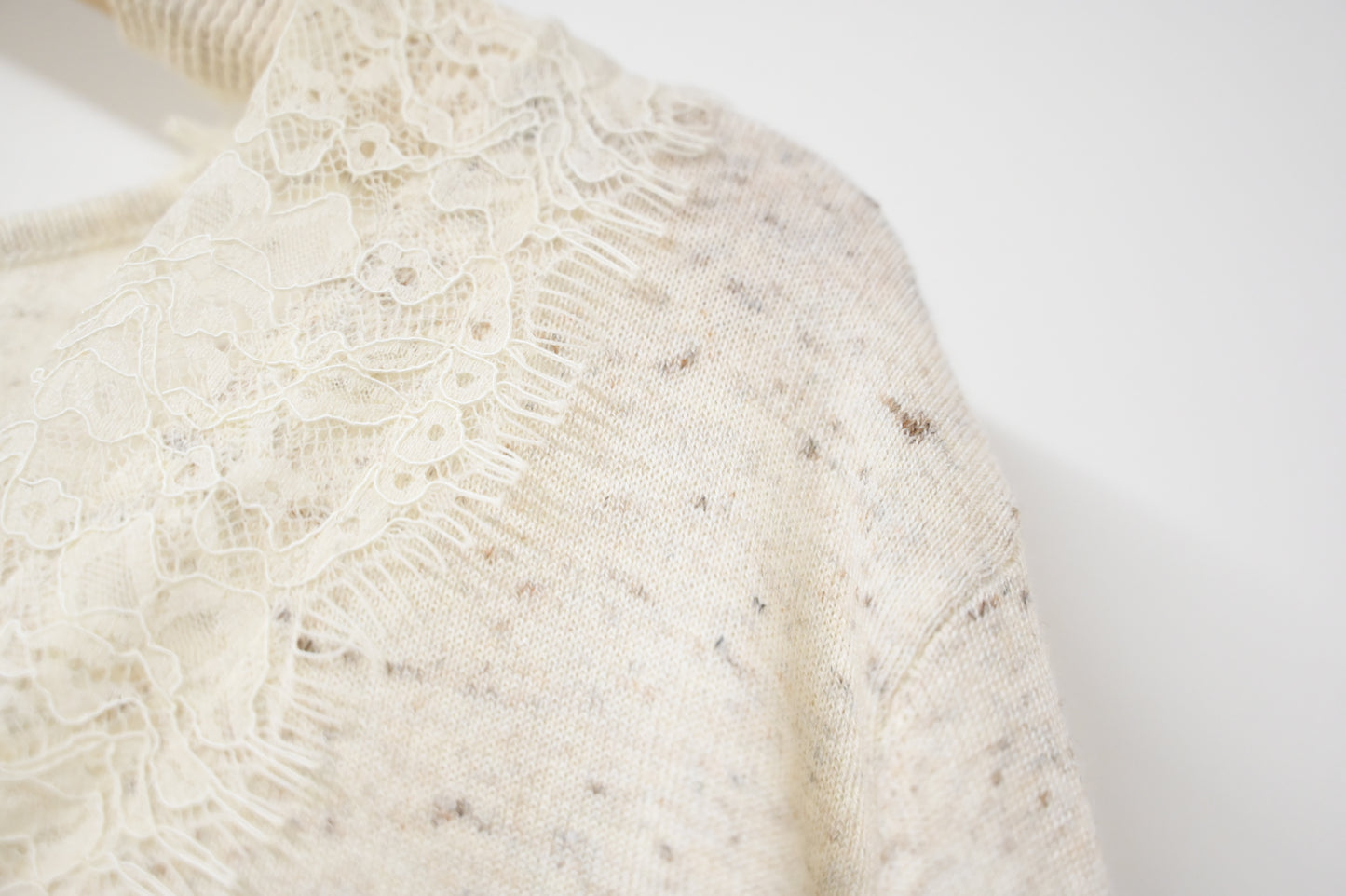 初秋・超親膚蕾絲拼柔軟混色針織外套 2色入 1W61036