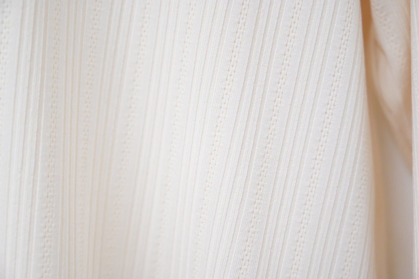 初秋・提花暗紋綑邊Ruffles上衣 4色入 1W51101