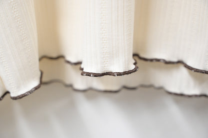 初秋・提花暗紋綑邊Ruffles上衣 4色入 1W51101