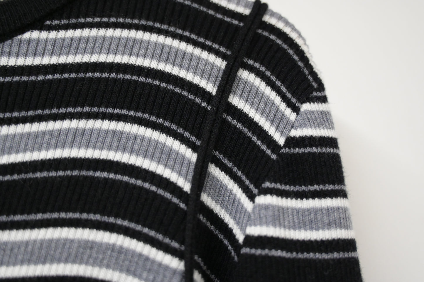 秋冬・超彈條紋撞色線針線上衣  2色入 1W61236