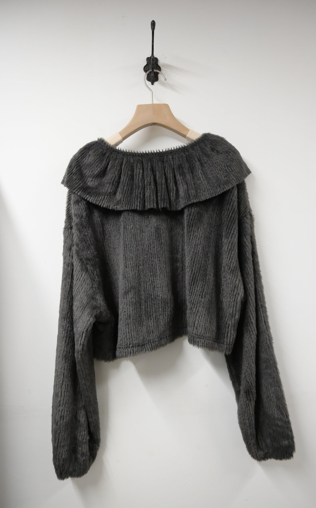 秋冬．毛絨絨荷葉領小外套 2色入 1W10129