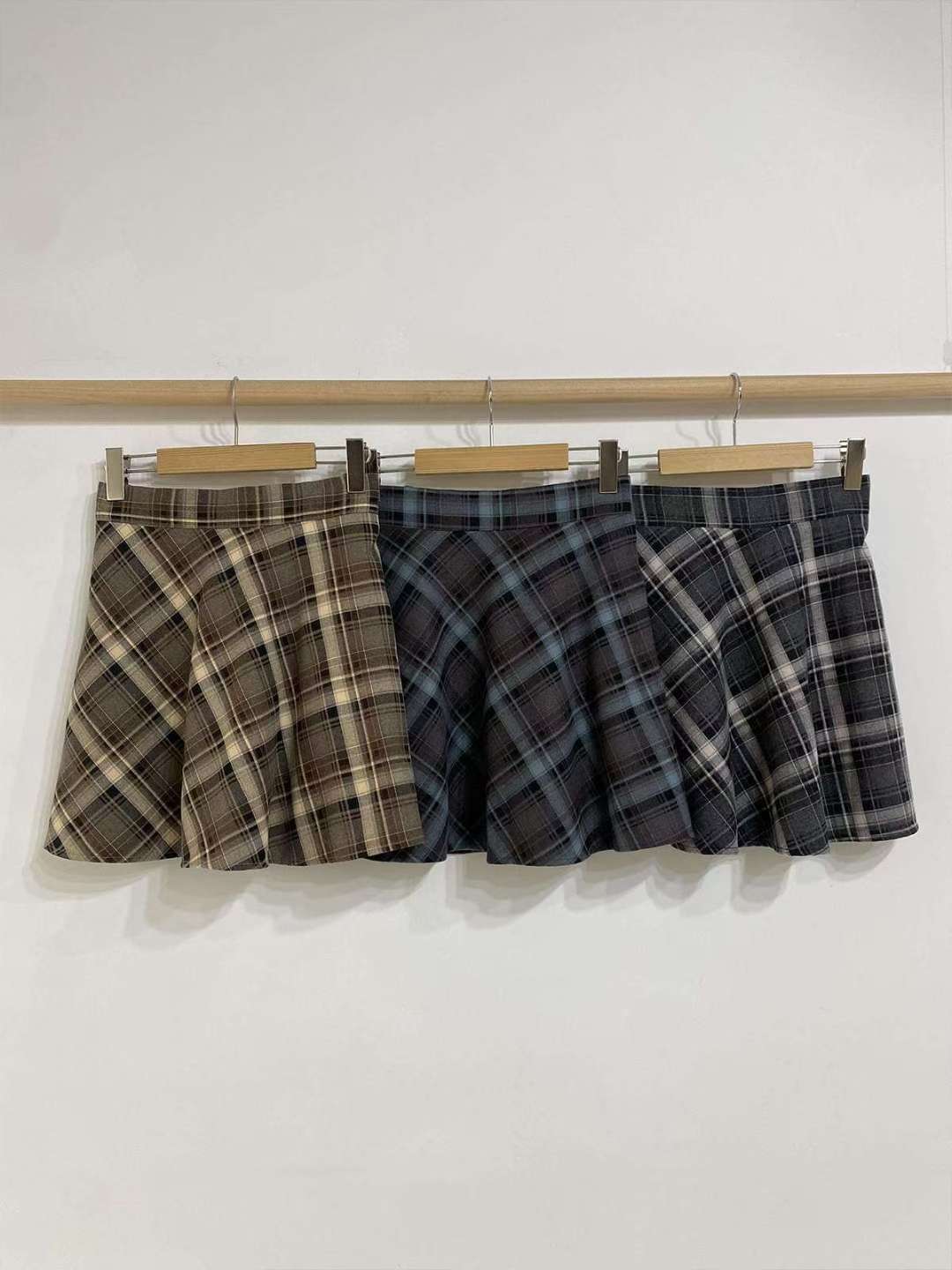 KR直送．半橡筋拉鏈格仔假裙褲 2色入 1W91114