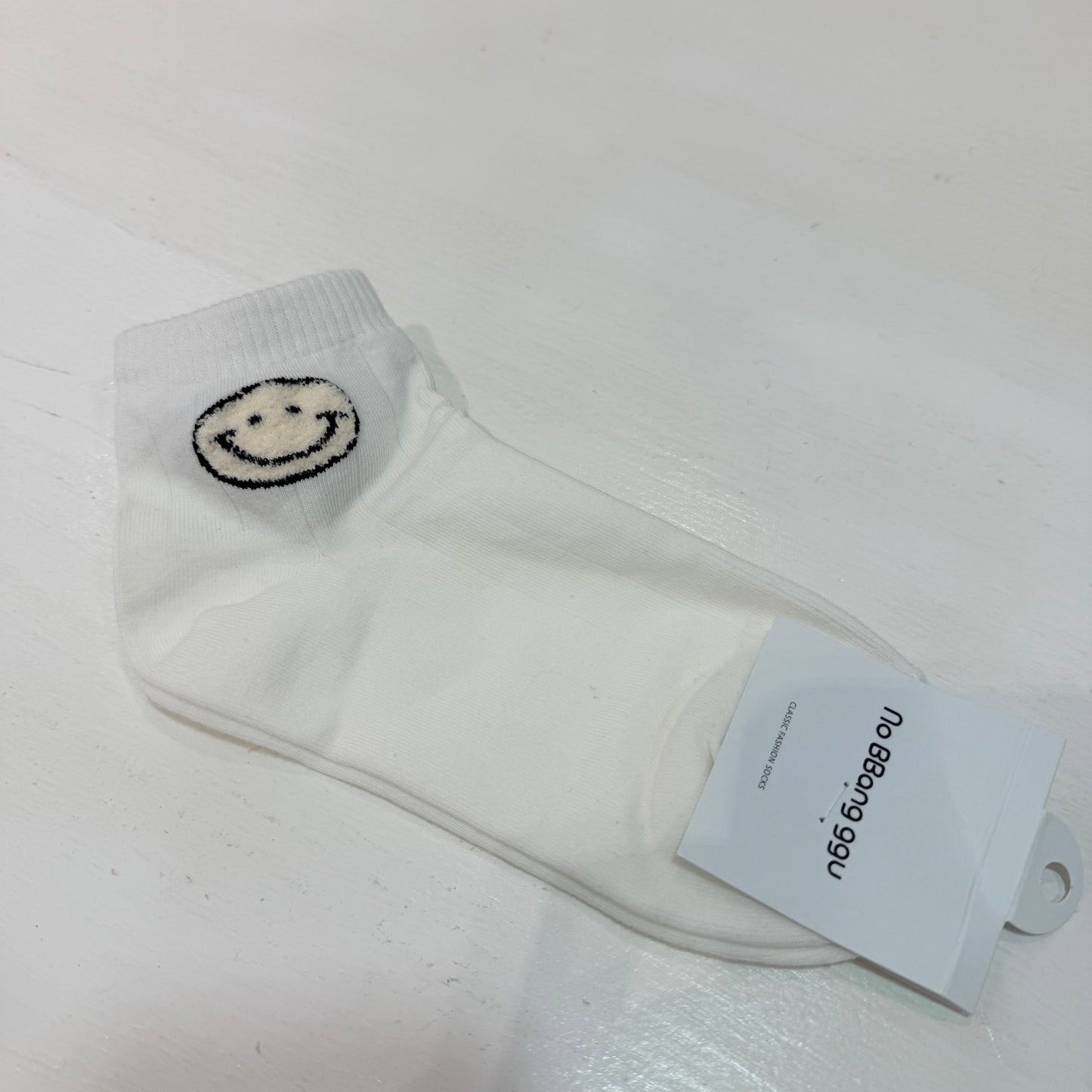 KR直送 笑臉短襪