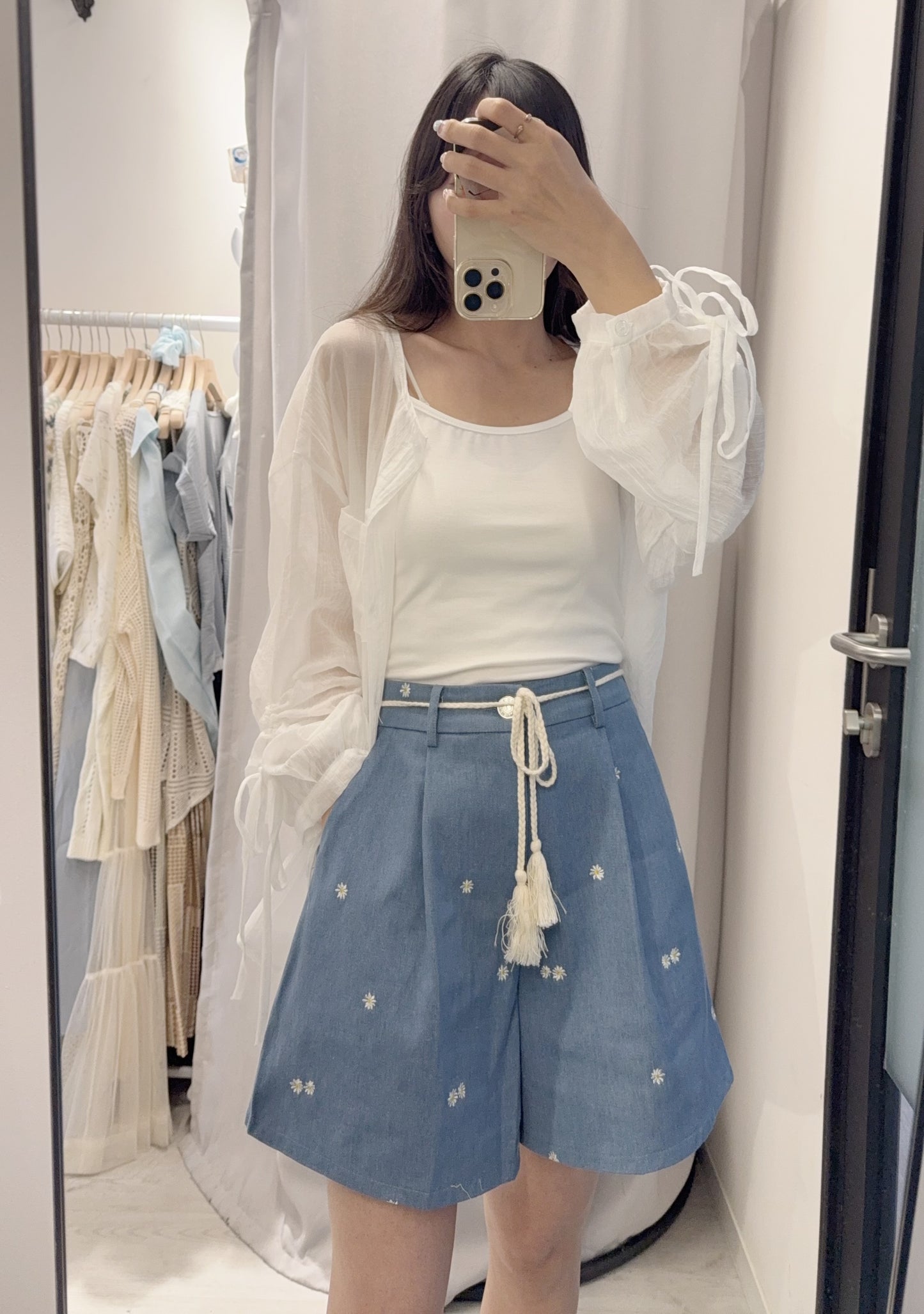 夏季・刺繡小雛菊牛仔短褲 1色入 1S20606